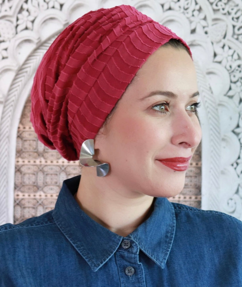Dark pink wavy turban