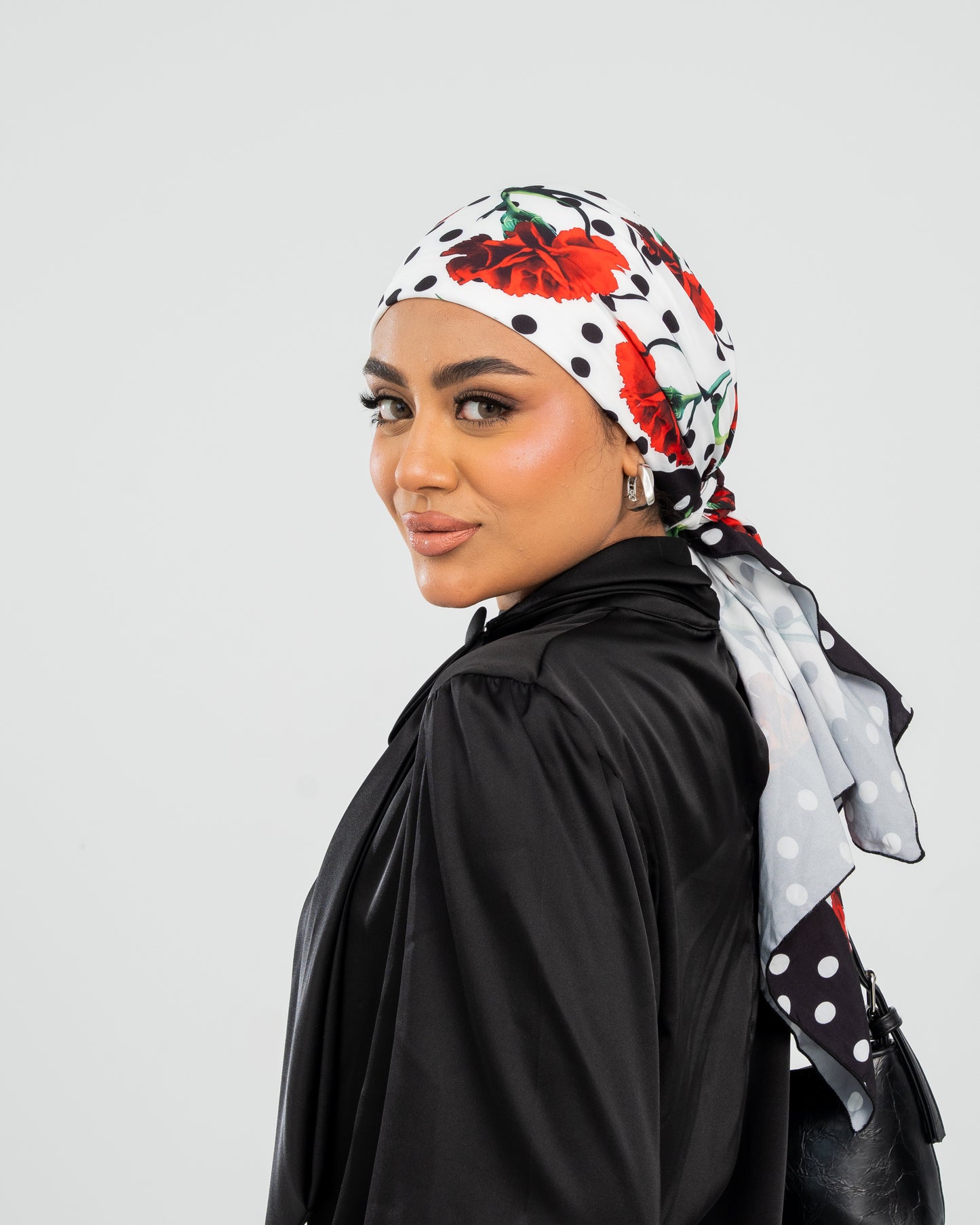 Turban with Tie White Red Black Dots
