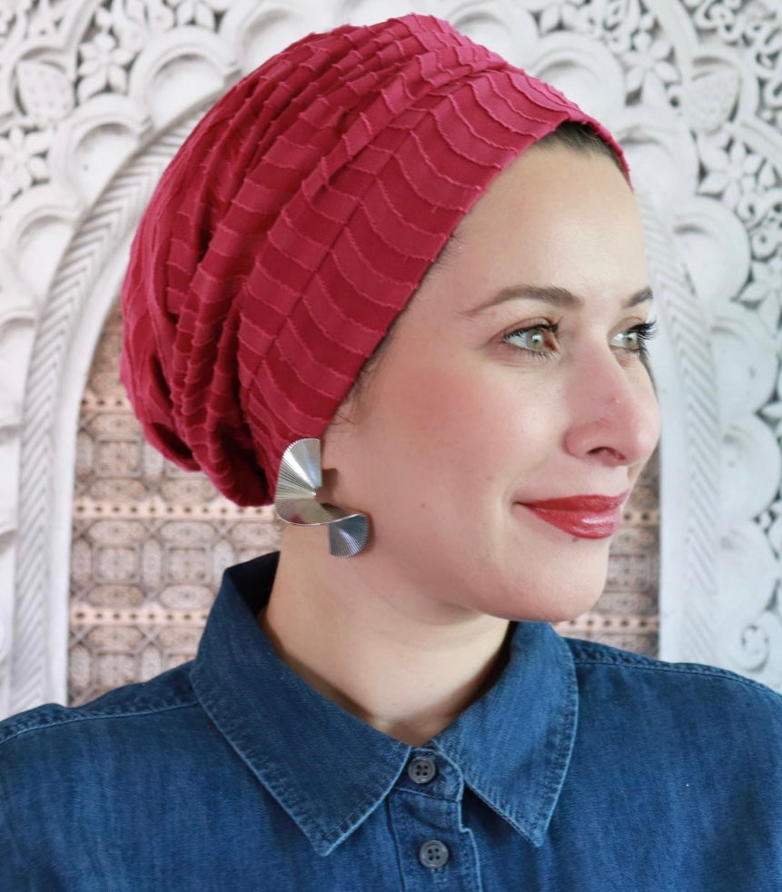 Dark pink wavy turban