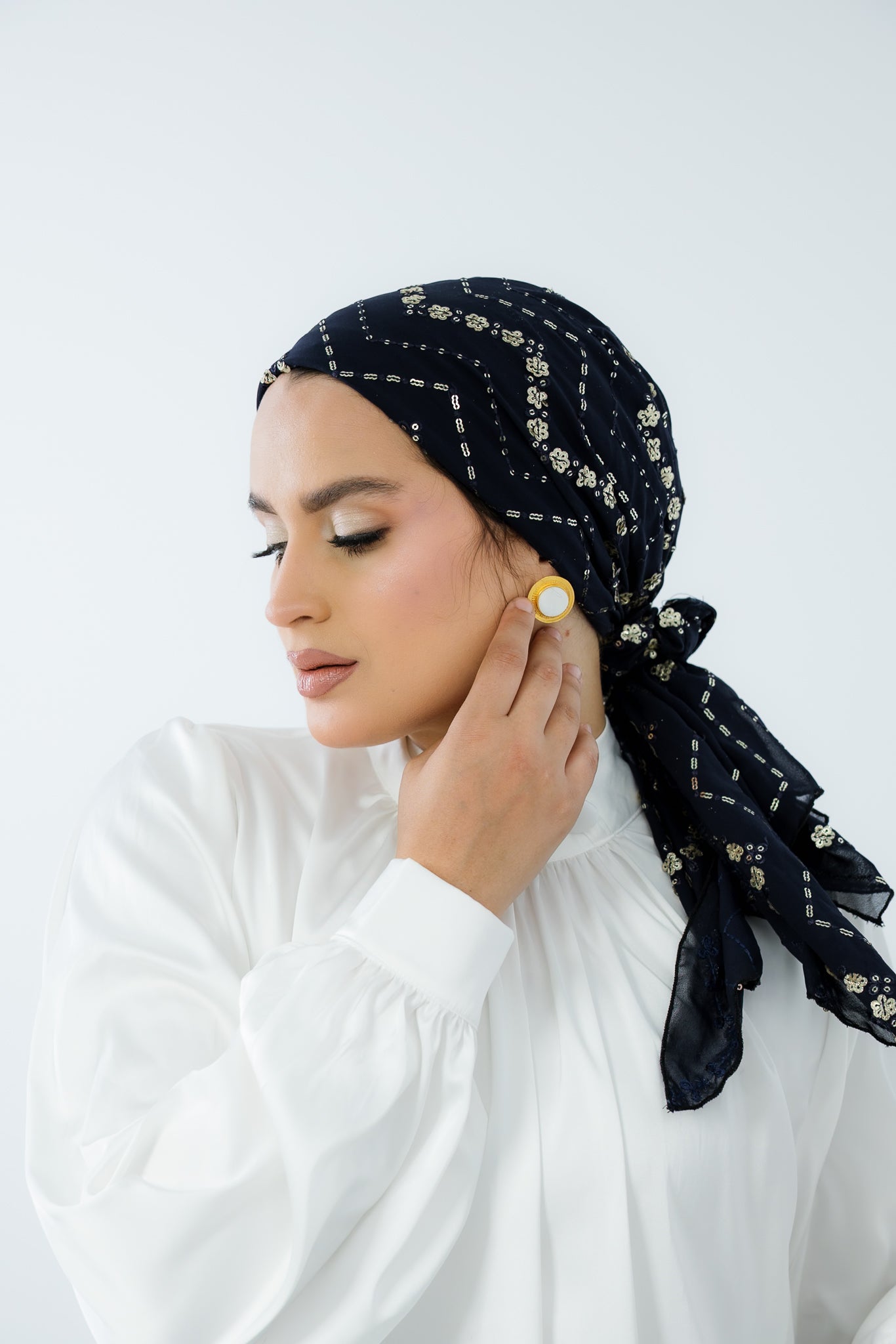 Turban with Tie Black & Gold