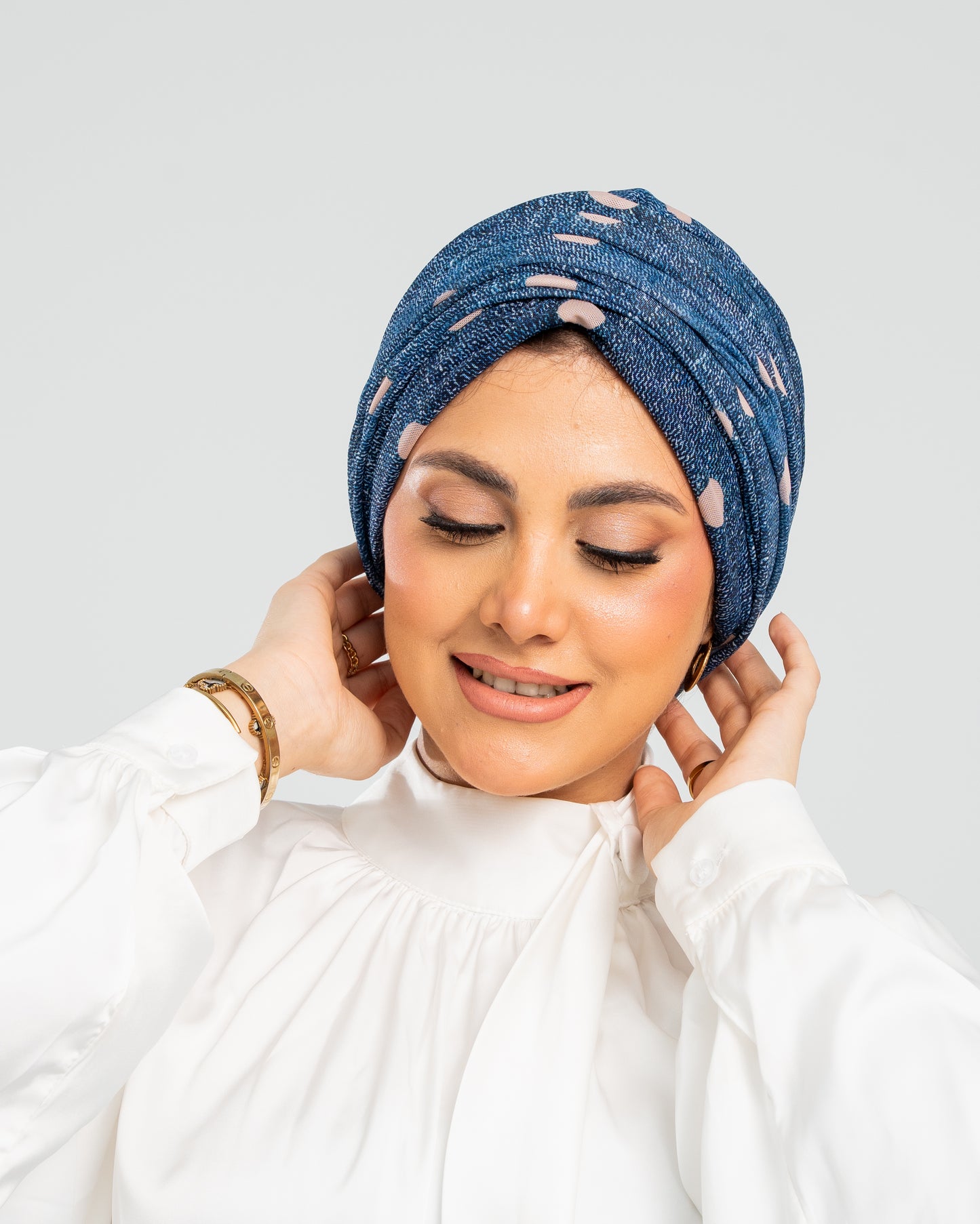 Turban with Bandana Blue Jeans & Pink