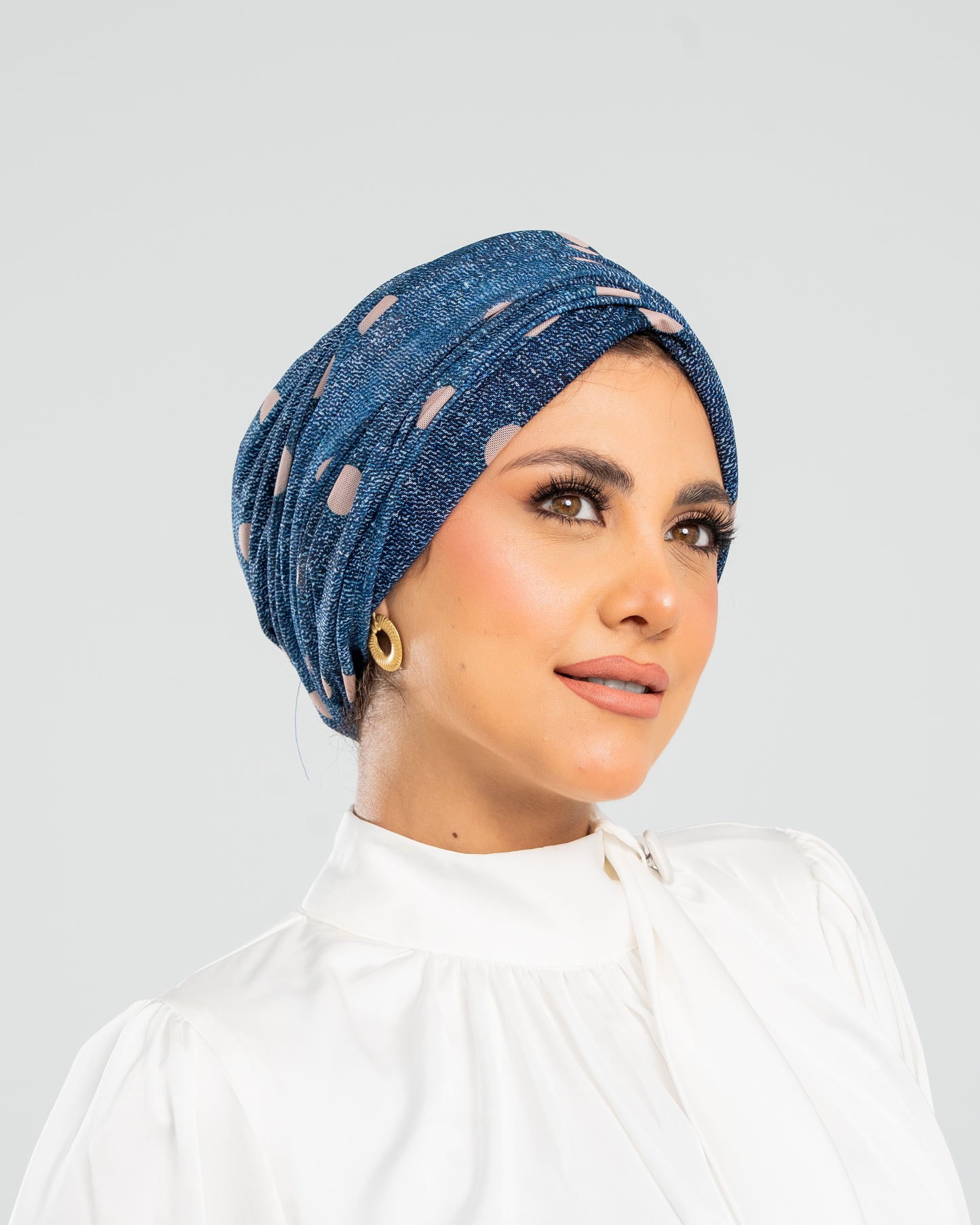 Turban with Bandana Blue Jeans & Pink