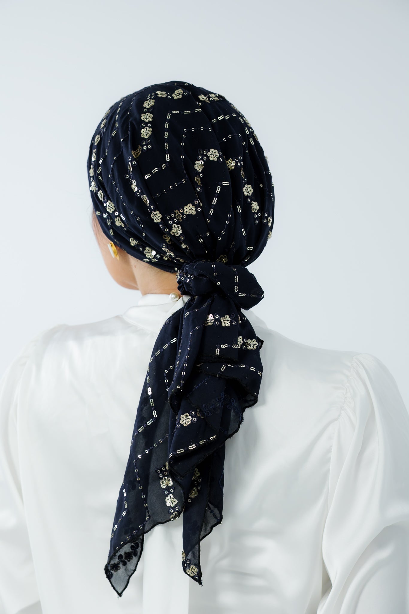 Turban with Tie Black & Gold